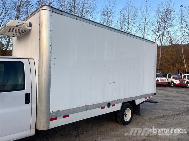 GMC Savana 3500 4x2 Refrigerated Truck Camion cu control de temperatura