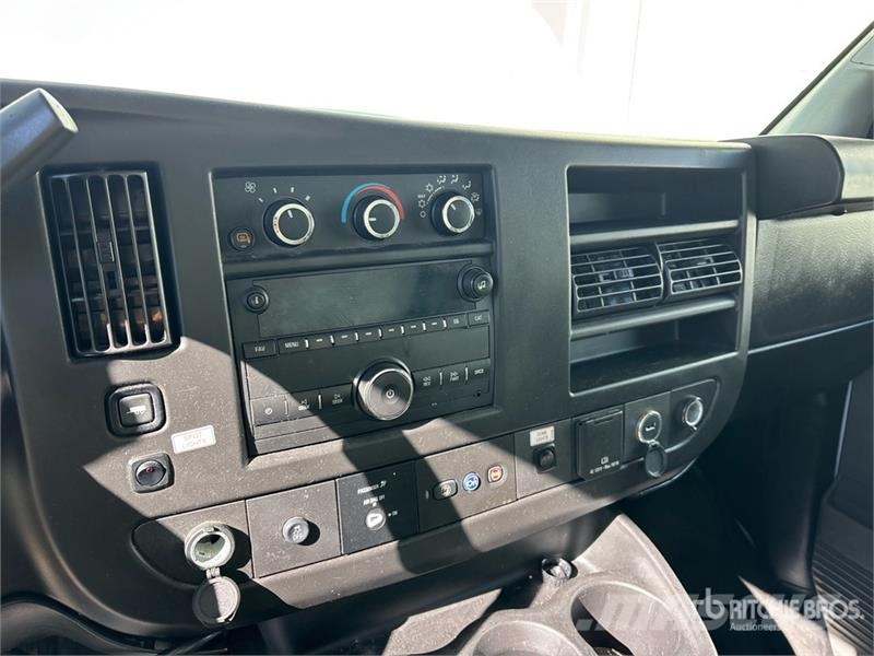 GMC Savana 3500 4x2 Refrigerated Truck Skåpbilar Kyl/Frys/Värme