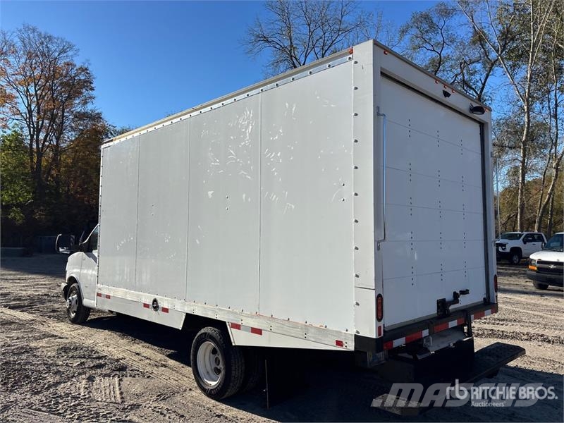 GMC Savana 3500 4x2 Refrigerated Truck (Inoperable) Kühlkoffer