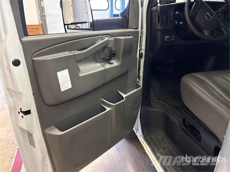 GMC Savana 3500 4x2 Refrigerated Truck (Inoperable) Skåpbilar Kyl/Frys/Värme
