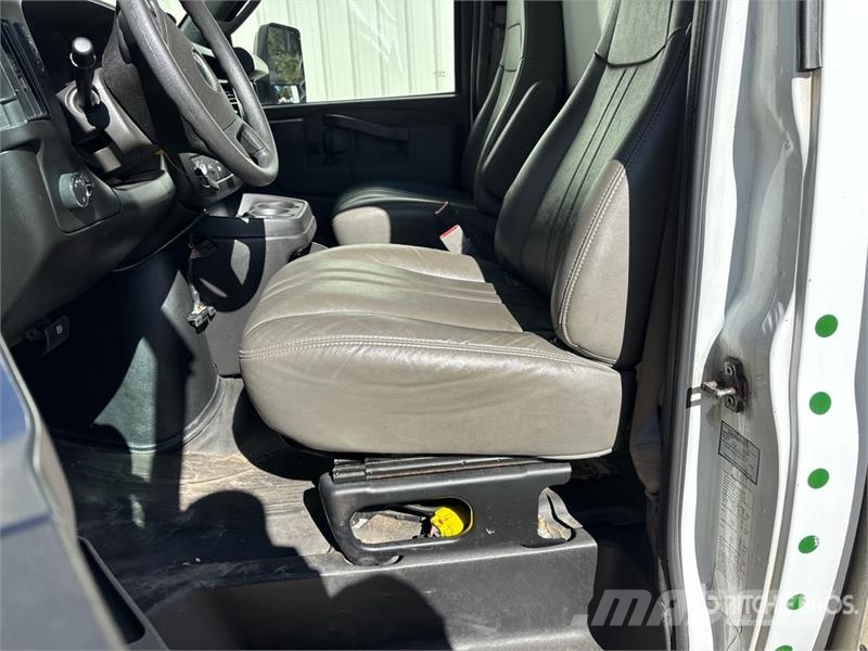 GMC Savana 3500 4x2 Refrigerated Truck Skåpbilar Kyl/Frys/Värme