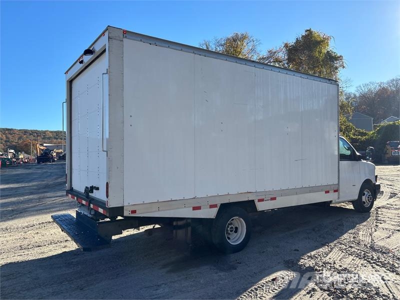 GMC Savana 3500 4x2 Refrigerated Truck (Inoperable) Kühlkoffer