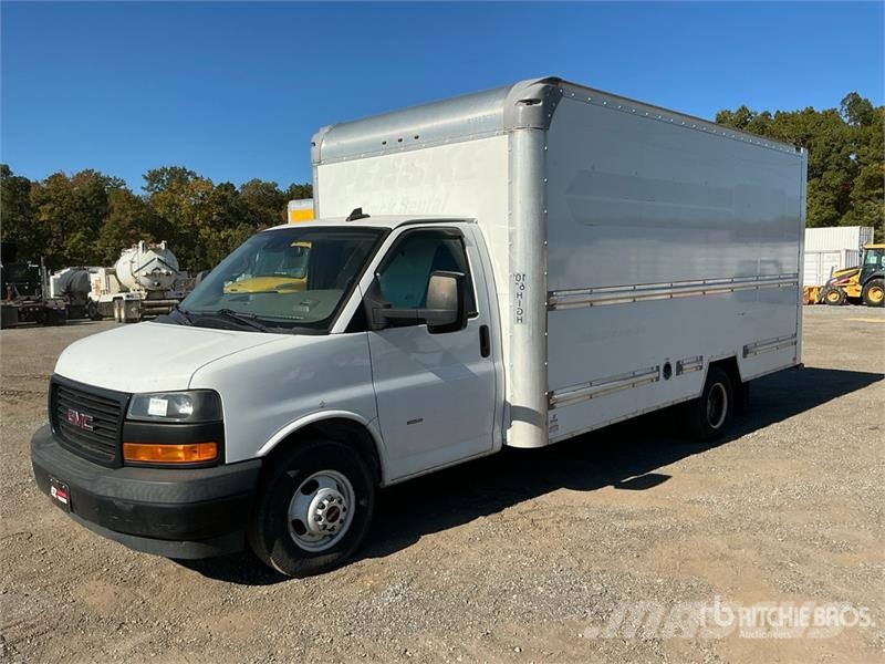 GMC Savana 3500 4x2 Van Truck Грузовики-Фургоны