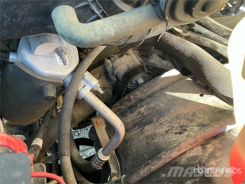 GMC Savana 3500 4x2 Van Truck Грузовики-Фургоны