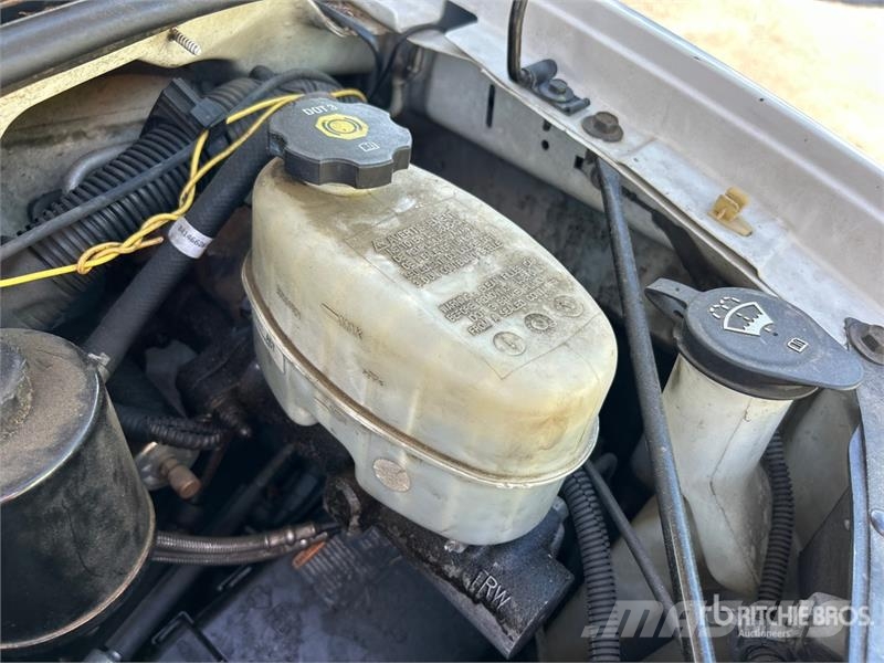 GMC Savana 4500 4x2 Van Truck (Inoperable) Skriňová nadstavba