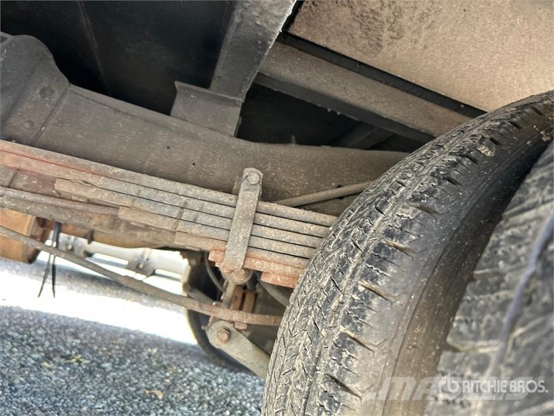GMC Savana 4500 4x2 Van Truck (Inoperable) Skriňová nadstavba