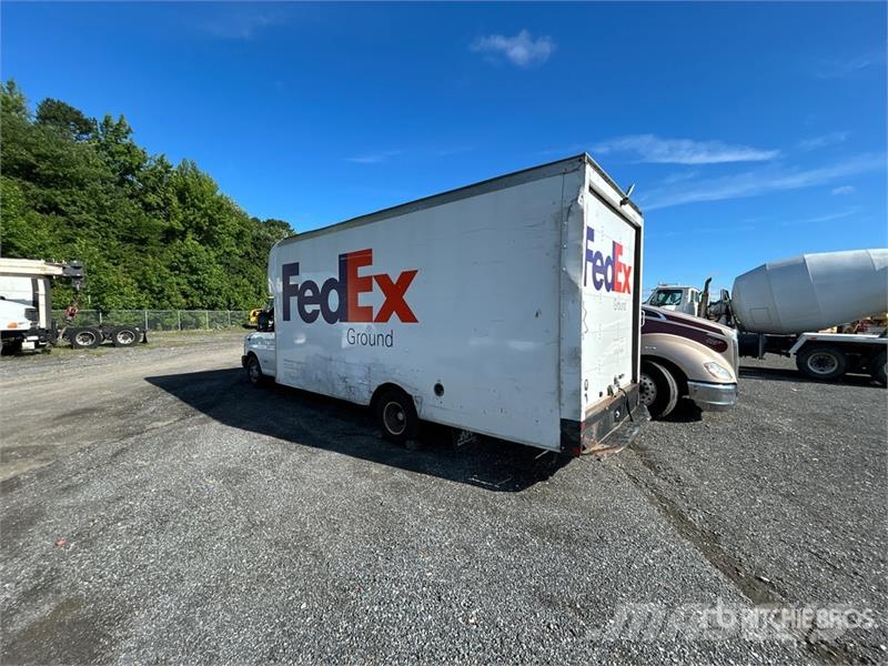 GMC Savana 4500 4x2 Van Truck (Inoperable) Skriňová nadstavba