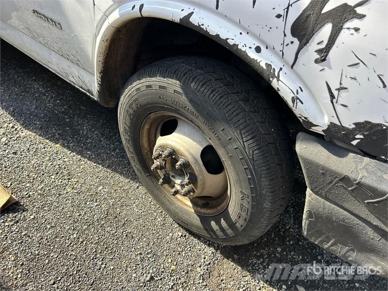 GMC Savana 4500 4x2 Van Truck (Inoperable) Skriňová nadstavba