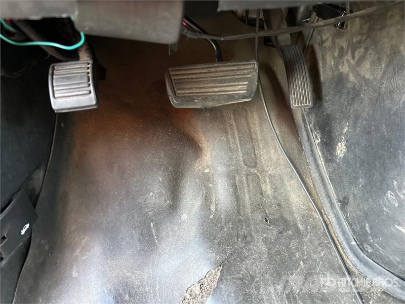 GMC Savana 4500 4x2 Van Truck (Inoperable) Skriňová nadstavba