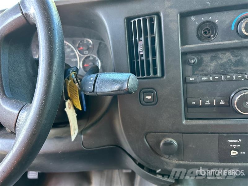 GMC Savana 4500 4x2 Van Truck (Inoperable) Skriňová nadstavba