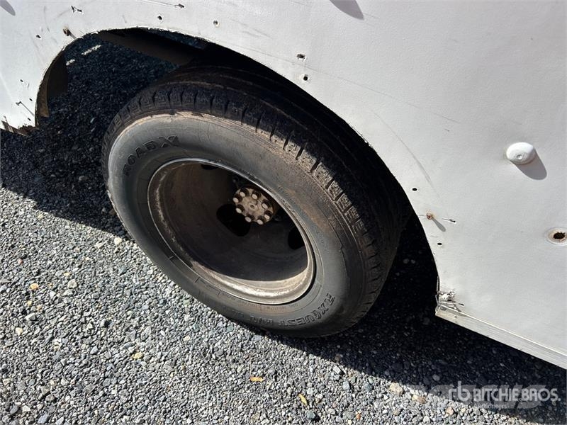 GMC Savana 4500 4x2 Van Truck (Inoperable) Skriňová nadstavba