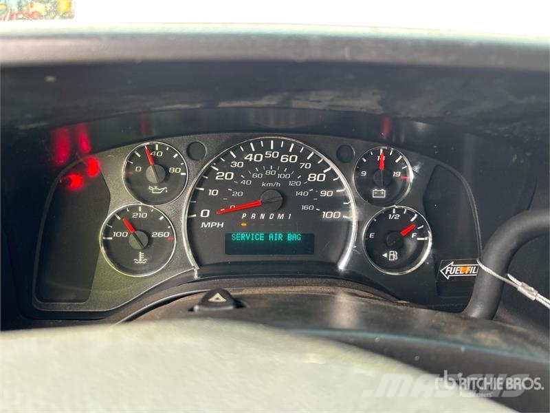 GMC Savana G3500 Camiões de caixa fechada