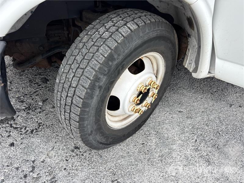 GMC Savana G3500 ボックスボディー、ウイング、箱車