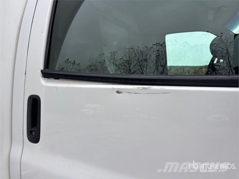 GMC Savana G3500 4x2 Van Truck Sanduk kamioni