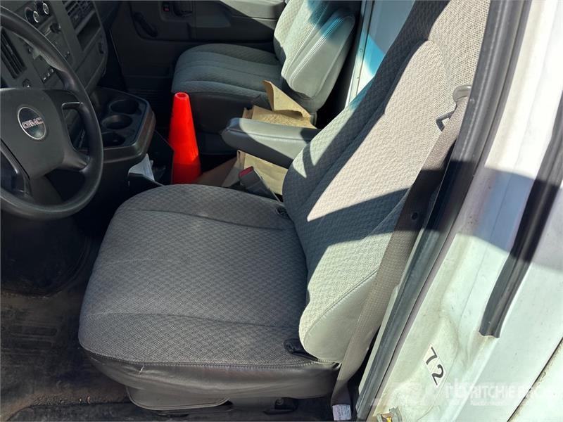 GMC Savana G3500 4x2 Van Truck Van Body Trucks