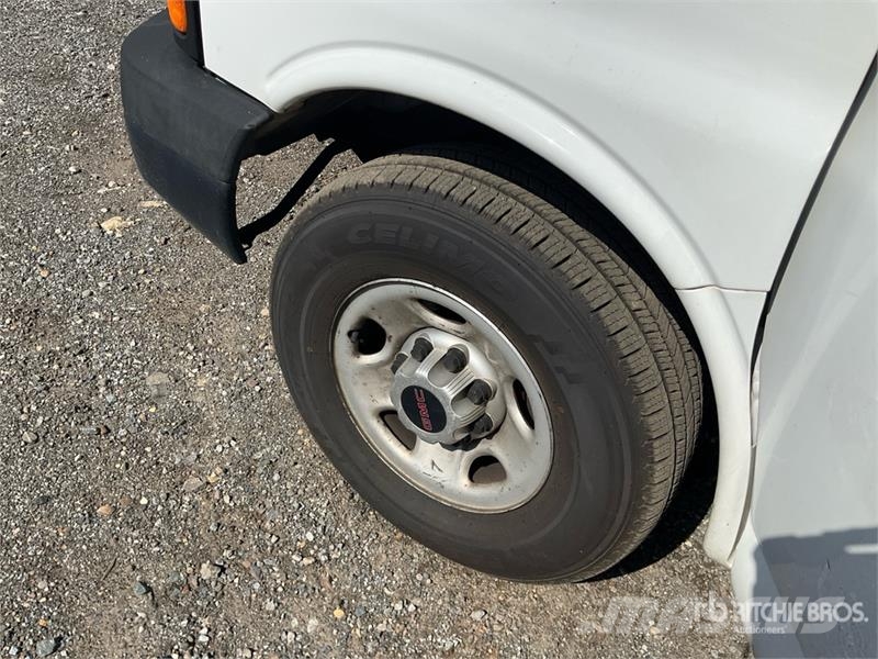 GMC Savana G3500 4x2 Van Truck Bakwagens met gesloten opbouw