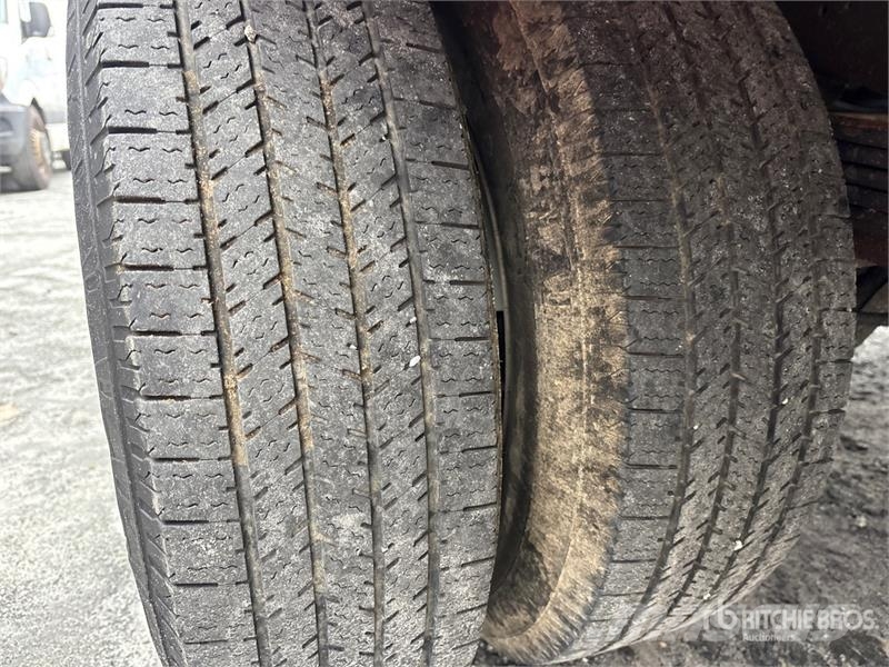 GMC Savana G3500 4x2 Van Truck Sanduk kamioni