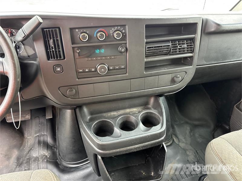 GMC Savana G3500 4x2 Van Truck Sanduk kamioni