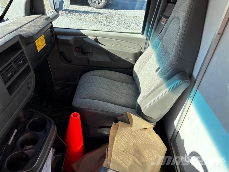 GMC Savana G3500 4x2 Van Truck Van Body Trucks