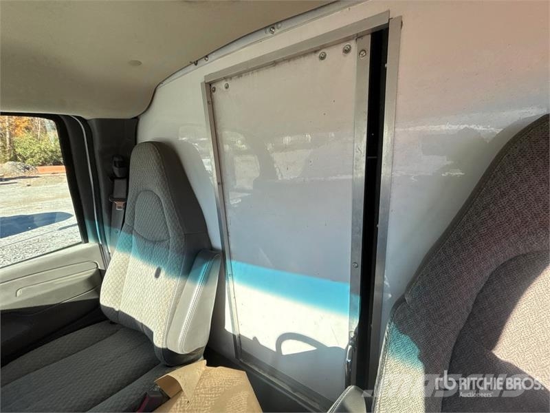 GMC Savana G3500 4x2 Van Truck Van Body Trucks
