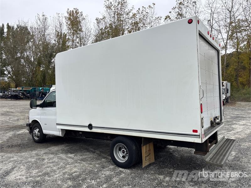GMC Savana G3500 4x2 Van Truck Sanduk kamioni