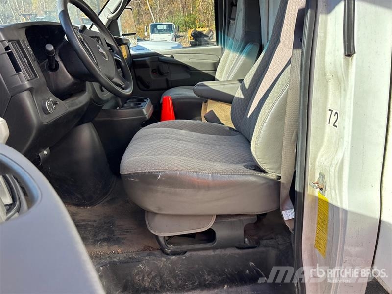 GMC Savana G3500 4x2 Van Truck Van Body Trucks