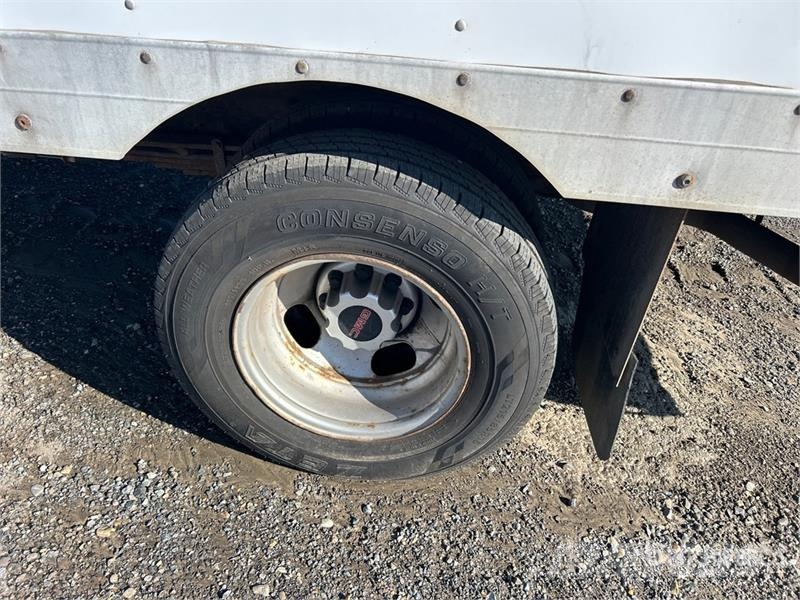 GMC Savana G3500 4x2 Van Truck Skriňová nadstavba