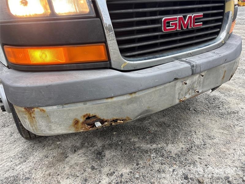 GMC Savana G3500 4x2 Van Truck Sanduk kamioni