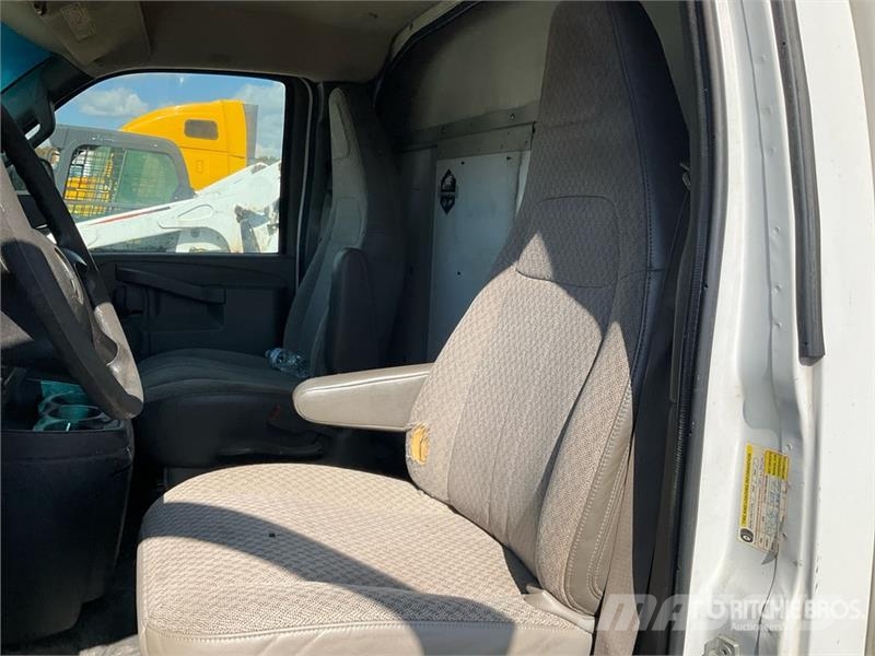 GMC Savana G3500 4x2 Van Truck Bakwagens met gesloten opbouw