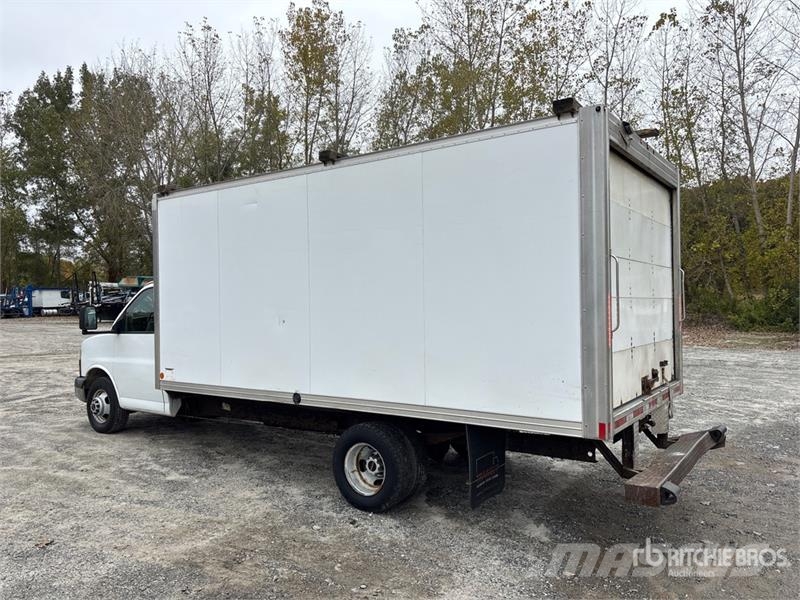 GMC Savana G3500 4x2 Van Truck Sanduk kamioni