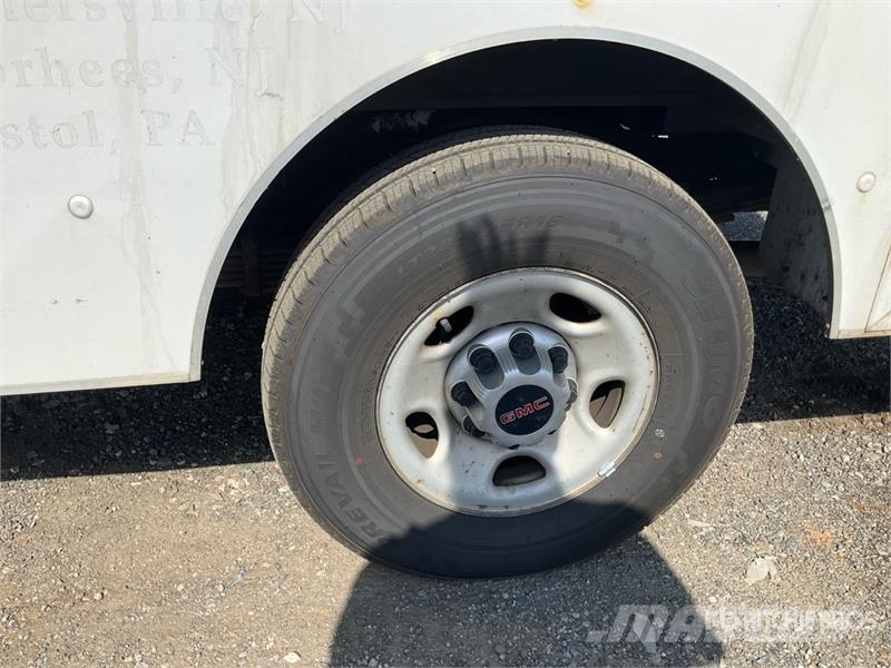 GMC Savana G3500 4x2 Van Truck Bakwagens met gesloten opbouw