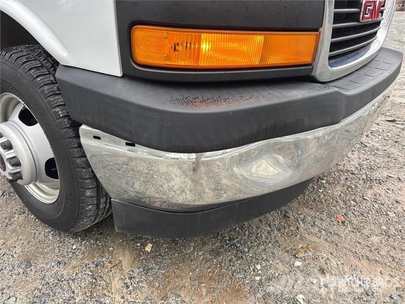 GMC Savana G3500 4x2 Van Truck Sanduk kamioni