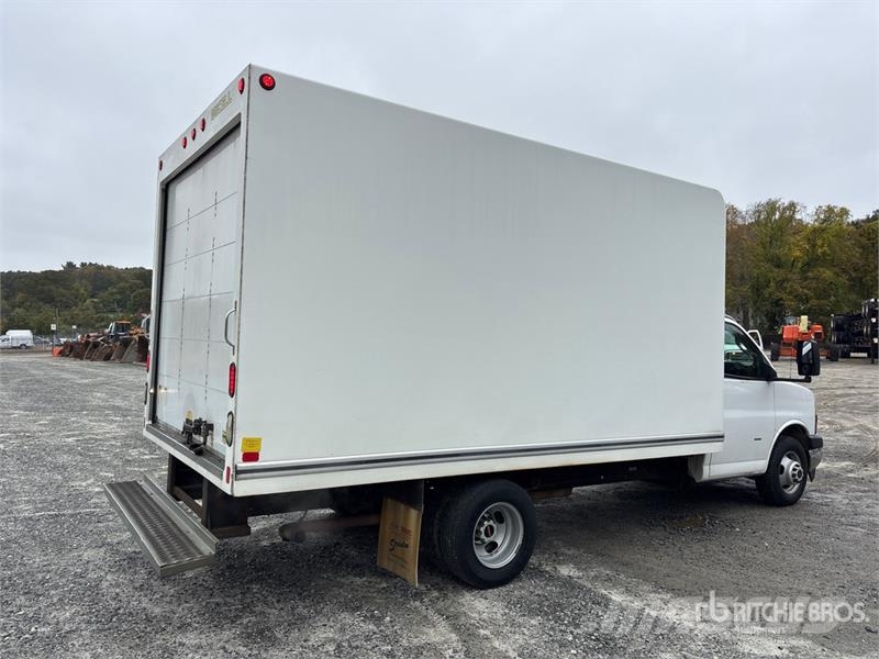 GMC Savana G3500 4x2 Van Truck Sanduk kamioni
