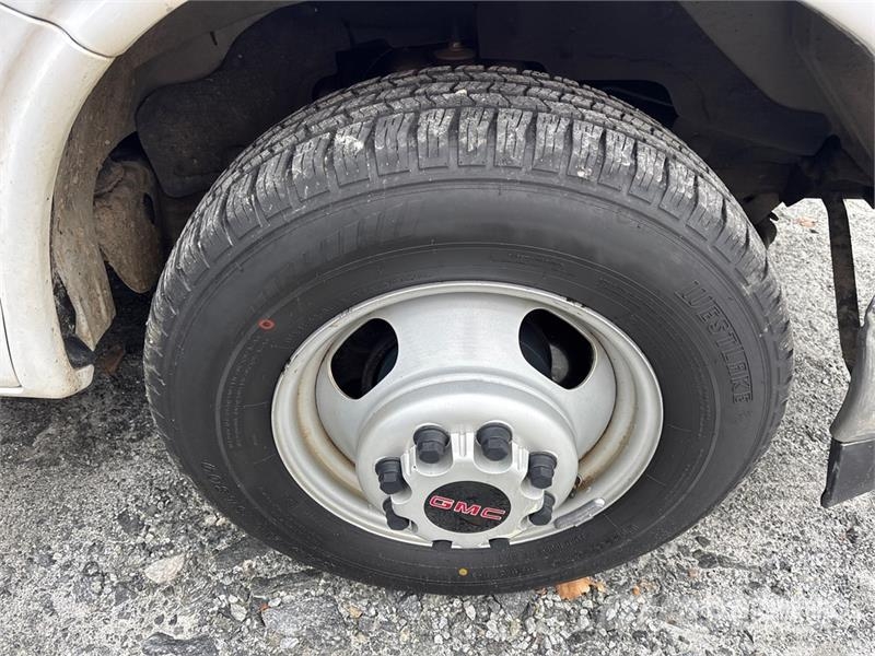 GMC Savana G3500 4x2 Van Truck Sanduk kamioni
