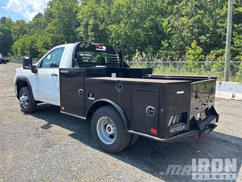GMC Sierra 3500HD 4x4 Utility Truck Prekucniki