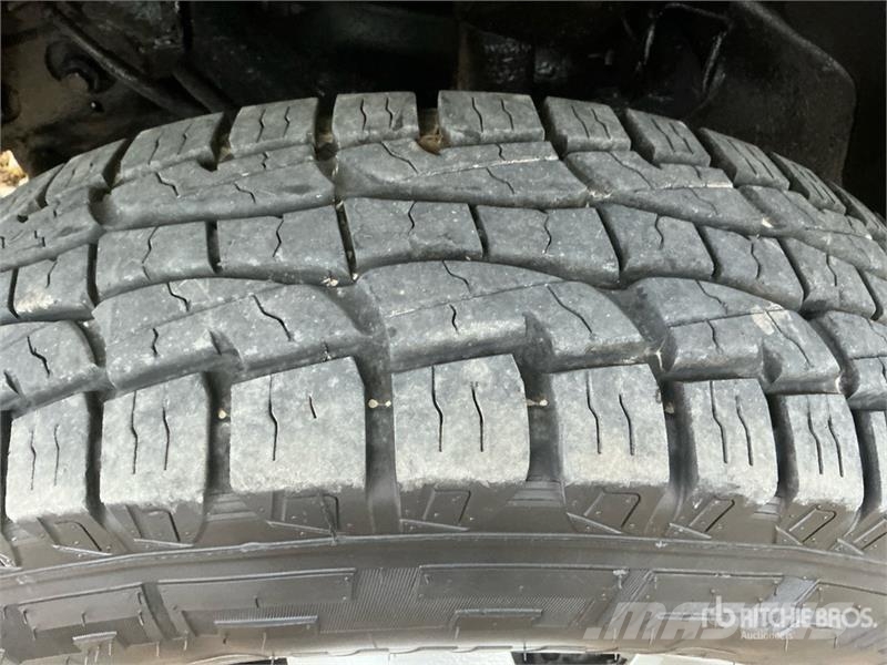 GMC Sierra 3500HD 4x4 Dump Truck Camion ribaltabili