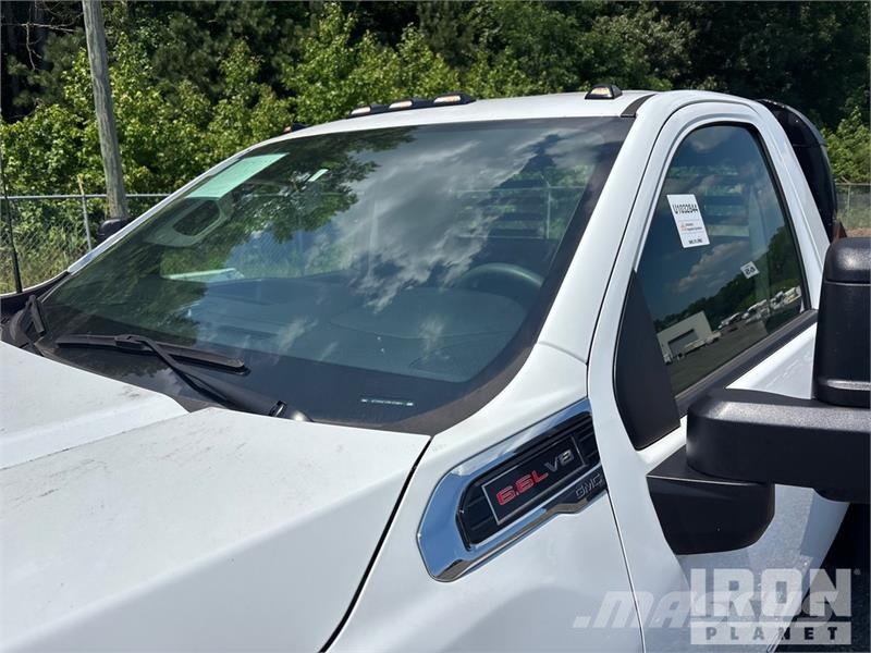 GMC Sierra 3500HD 4x4 Utility Truck Prekucniki