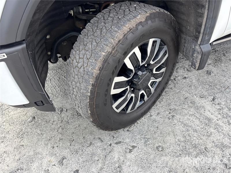 GMC Sierra 3500HD Denali 4x4 Crew Cab Pickup Övriga bilar
