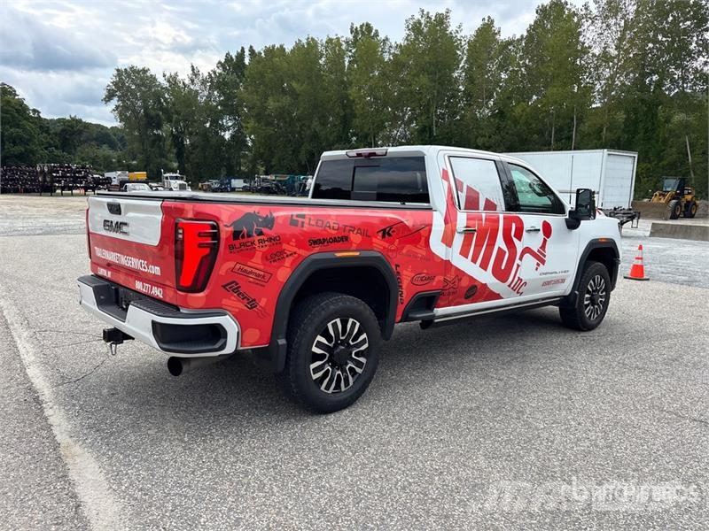 GMC Sierra 3500HD Denali 4x4 Crew Cab Pickup Övriga bilar