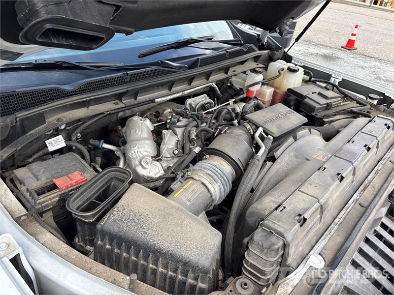 GMC Sierra 3500HD Denali 4x4 Crew Cab Pickup Övriga bilar