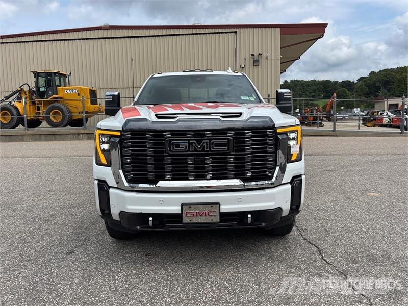 GMC Sierra 3500HD Denali 4x4 Crew Cab Pickup Övriga bilar
