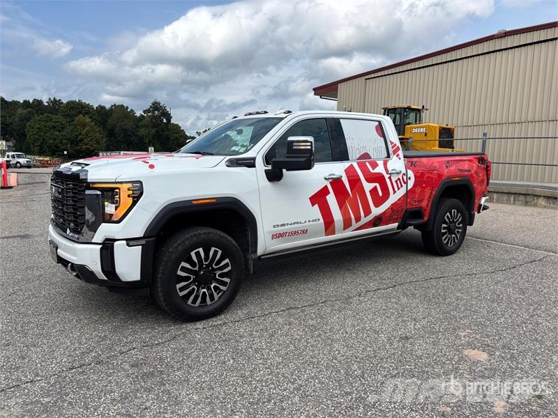 GMC Sierra 3500HD Denali 4x4 Crew Cab Pickup Övriga bilar