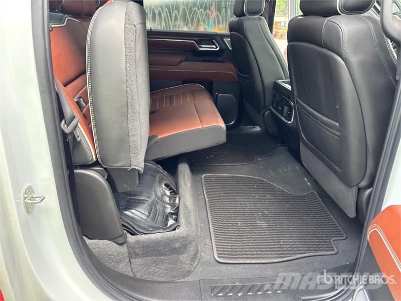 GMC Sierra 3500HD Denali 4x4 Crew Cab Pickup Övriga bilar