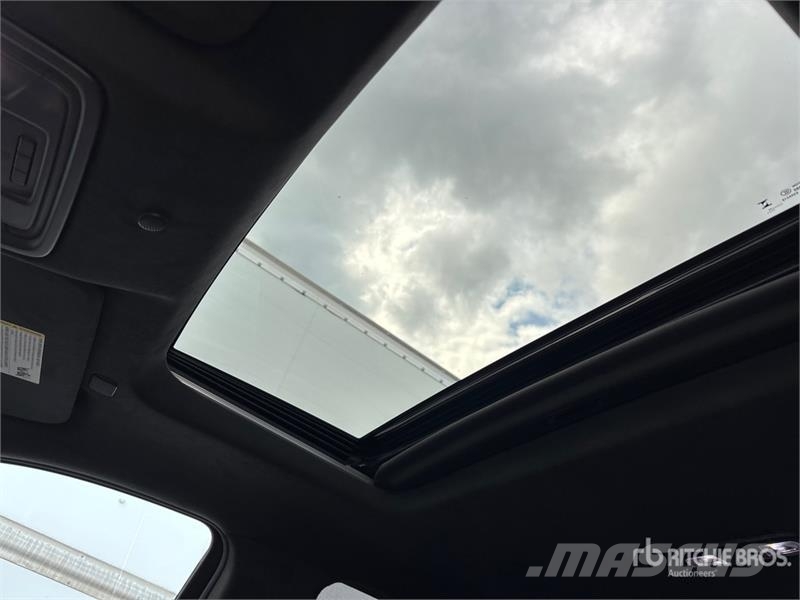 GMC Sierra 3500HD Denali 4x4 Crew Cab Pickup Övriga bilar