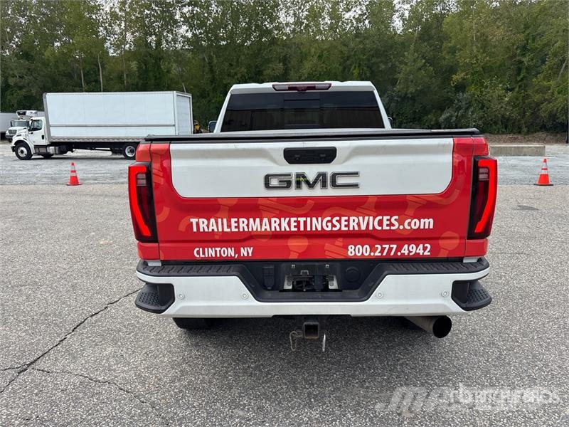 GMC Sierra 3500HD Denali 4x4 Crew Cab Pickup Övriga bilar