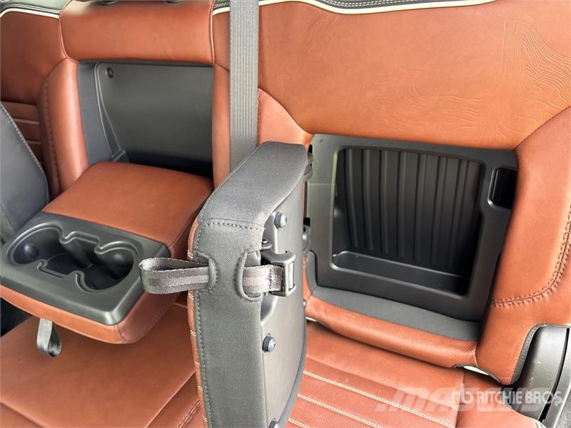GMC Sierra 3500HD Denali 4x4 Crew Cab Pickup Övriga bilar