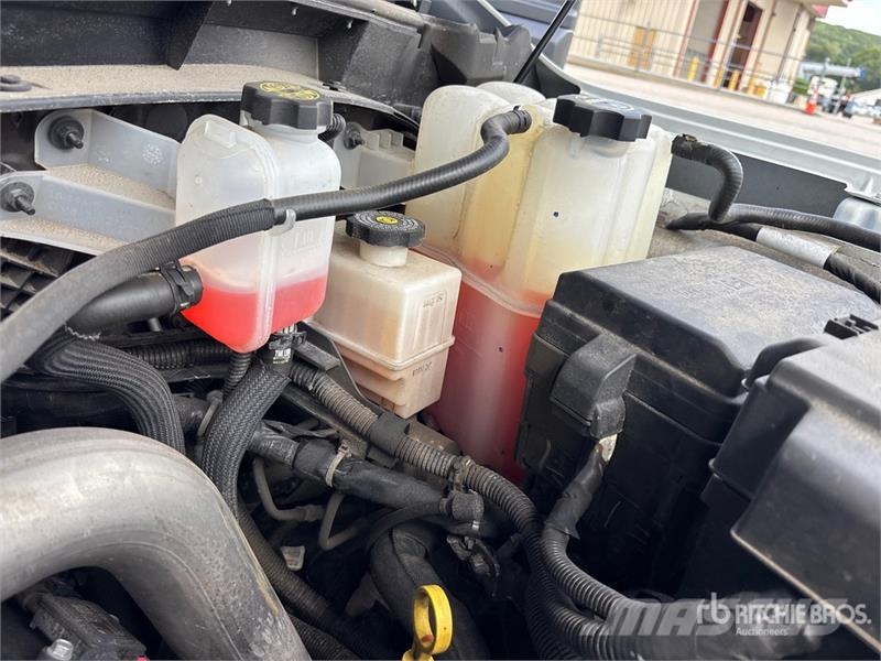 GMC Sierra 3500HD Denali 4x4 Crew Cab Pickup Övriga bilar