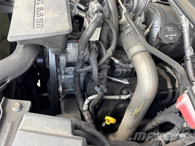 GMC Sierra 3500HD Denali 4x4 Crew Cab Pickup Övriga bilar
