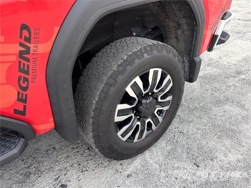 GMC Sierra 3500HD Denali 4x4 Crew Cab Pickup Övriga bilar