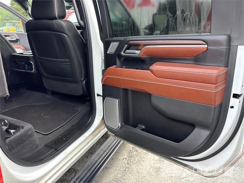 GMC Sierra 3500HD Denali 4x4 Crew Cab Pickup Övriga bilar